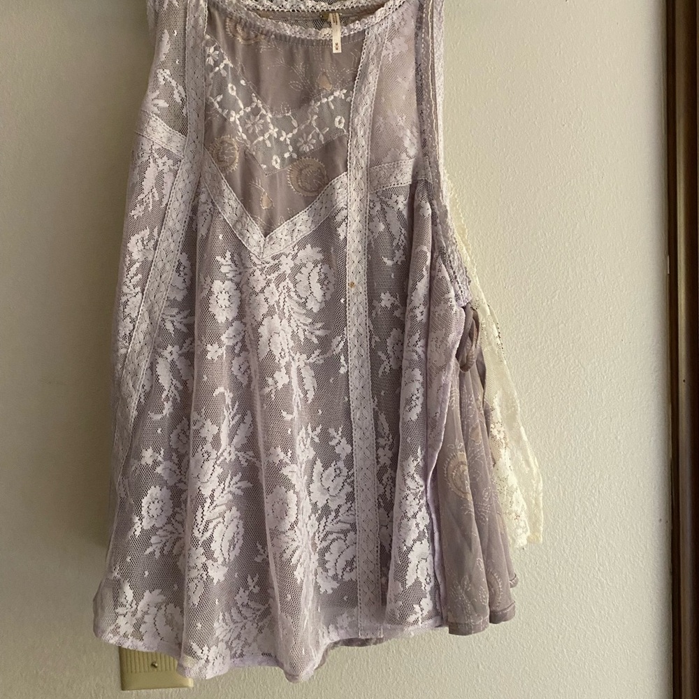 (2) Free People Lace Sleeveless Tops in Lavender and White/Pink and White
